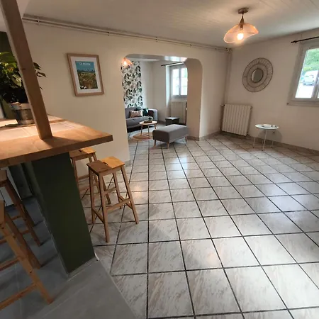 House , Garage For Motorcycles And Terrace * Jurançon